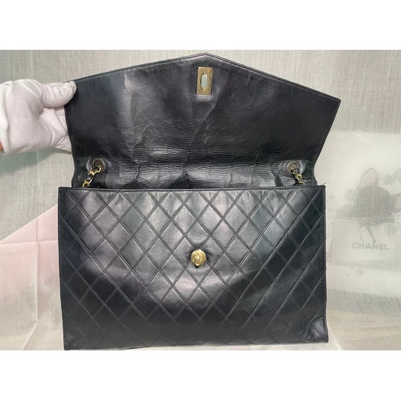 Authentic Chanel  black leather shoulder bag - Picture 10 of 15